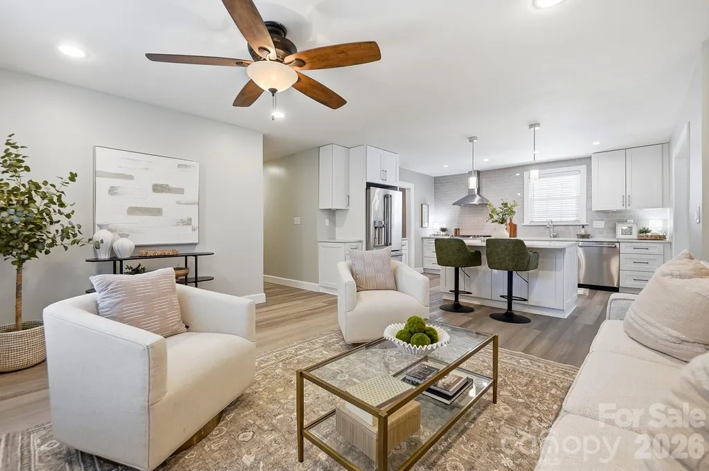 417 Woodvale Place Charlotte NC 28208