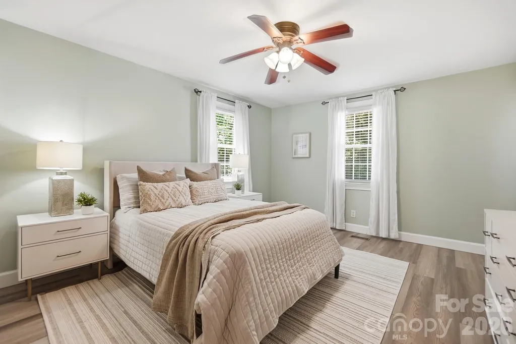 417 Woodvale Place Charlotte NC 28208