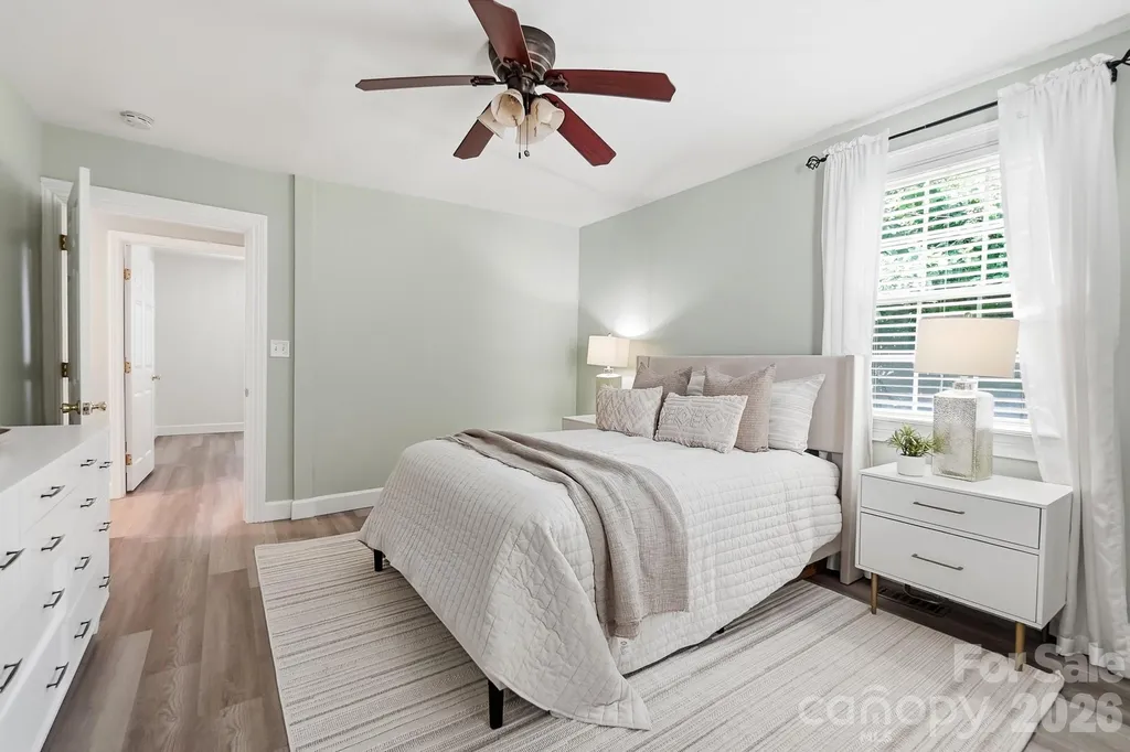 417 Woodvale Place Charlotte NC 28208