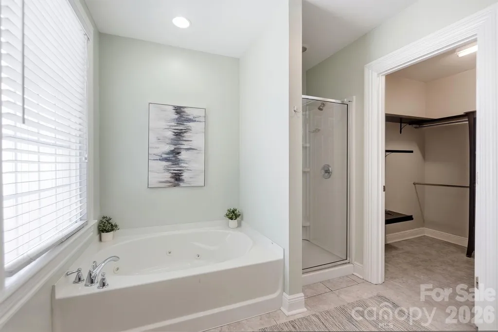 417 Woodvale Place Charlotte NC 28208