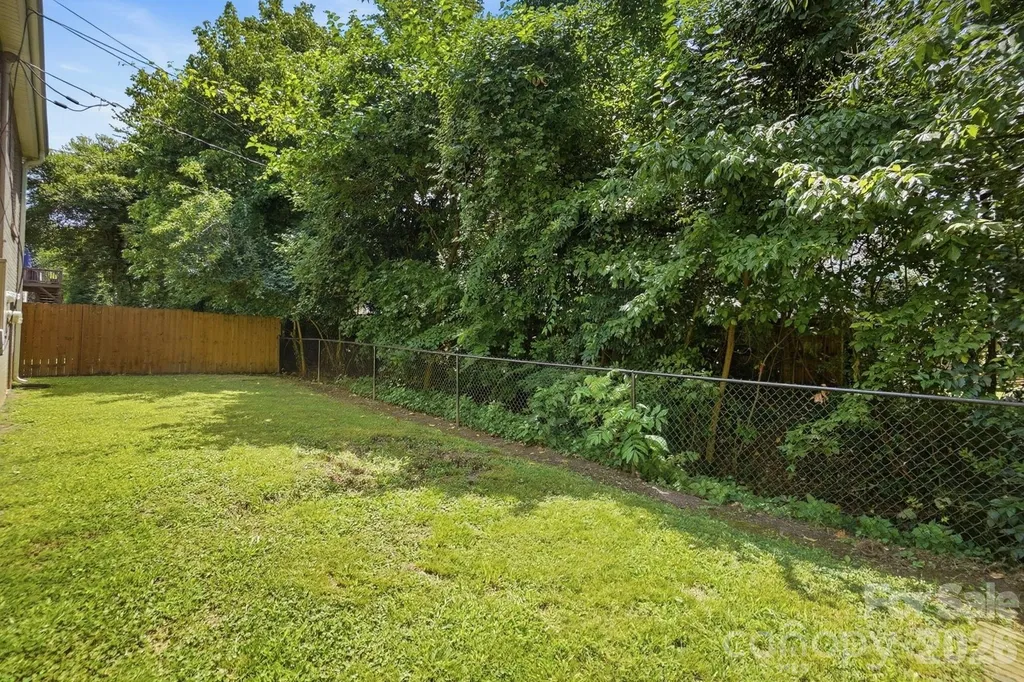 417 Woodvale Place Charlotte NC 28208