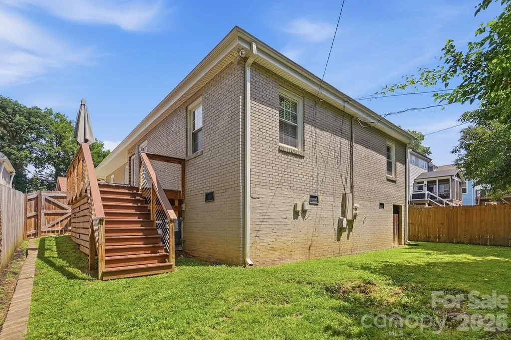 417 Woodvale Place Charlotte NC 28208