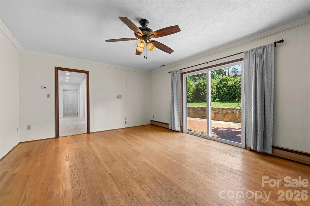 21 Hamburg Drive Weaverville NC 28787