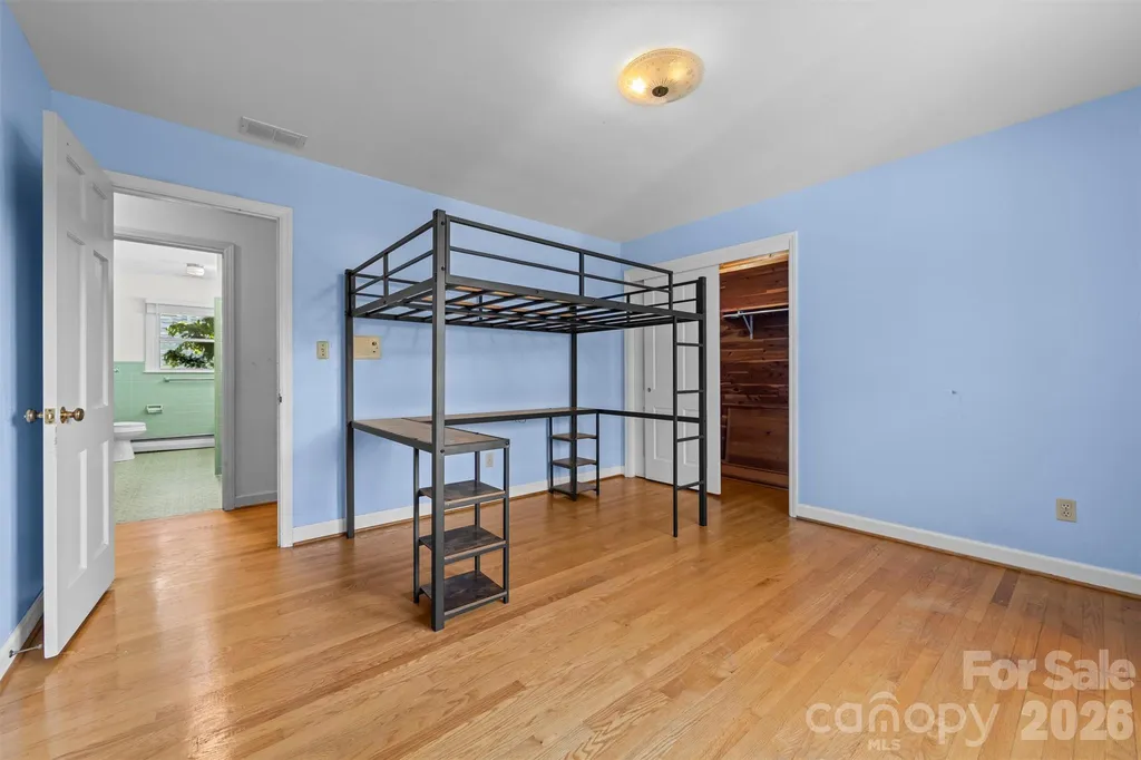 21 Hamburg Drive Weaverville NC 28787