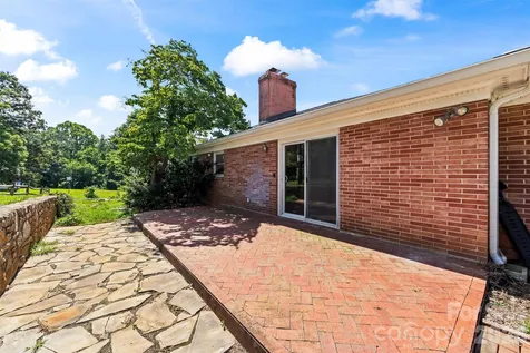 21 Hamburg Drive Weaverville NC 28787
