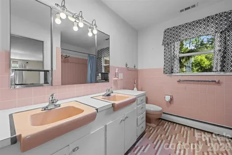 21 Hamburg Drive Weaverville NC 28787