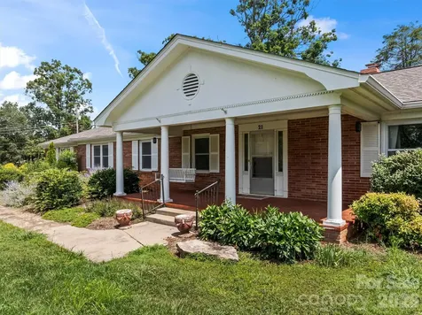 21 Hamburg Drive Weaverville NC 28787