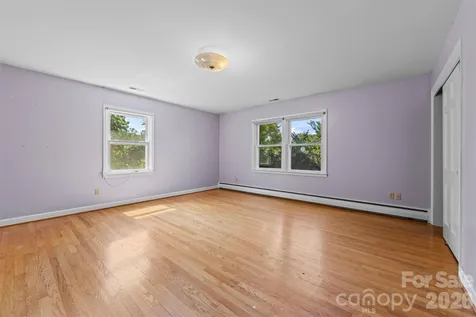 21 Hamburg Drive Weaverville NC 28787