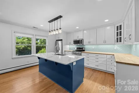 21 Hamburg Drive Weaverville NC 28787