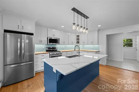 21 Hamburg Drive Weaverville NC 28787