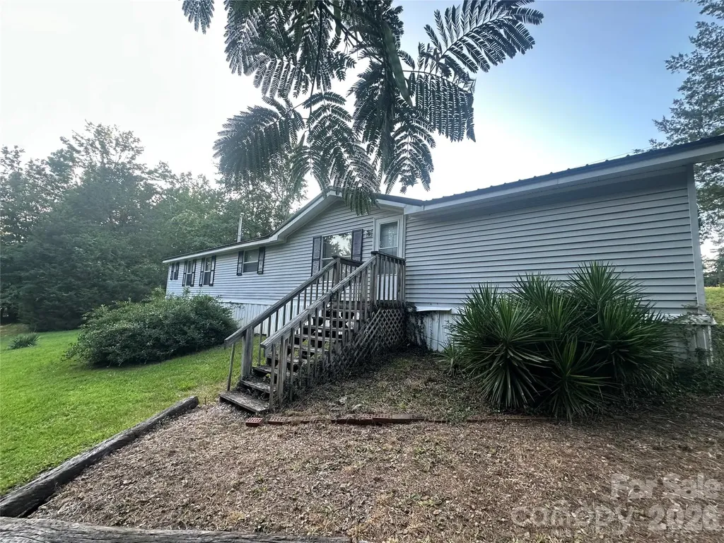 69 Woodmont Drive Nebo NC 28761