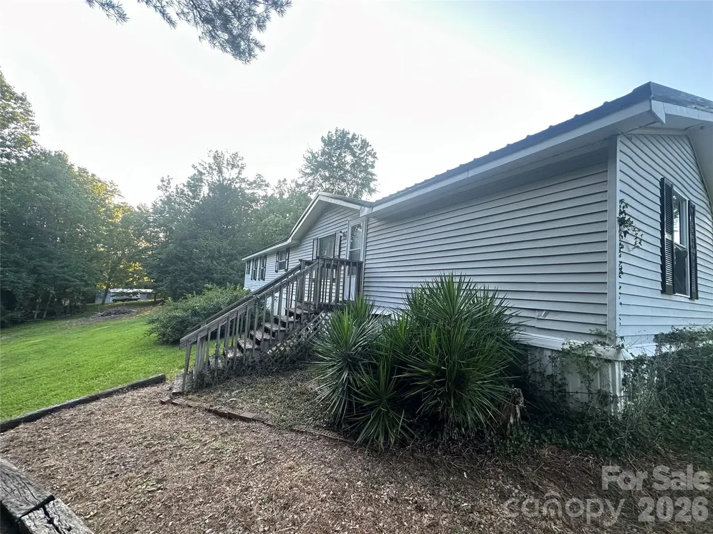 69 Woodmont Drive Nebo NC 28761