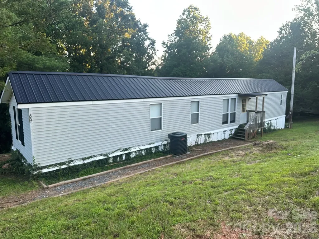 69 Woodmont Drive Nebo NC 28761