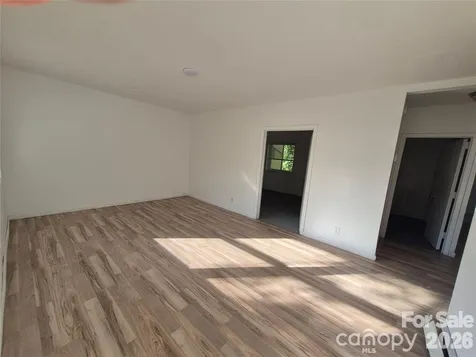 1745 Meadowbrook Terrace Hendersonville NC 28792