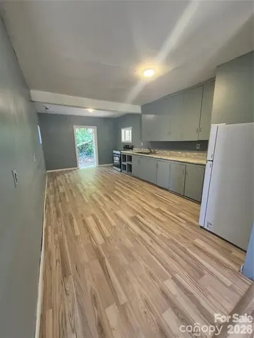 1745 Meadowbrook Terrace Hendersonville NC 28792