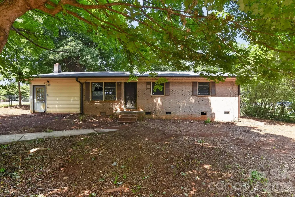 1393 Field Circle Hickory NC 28602