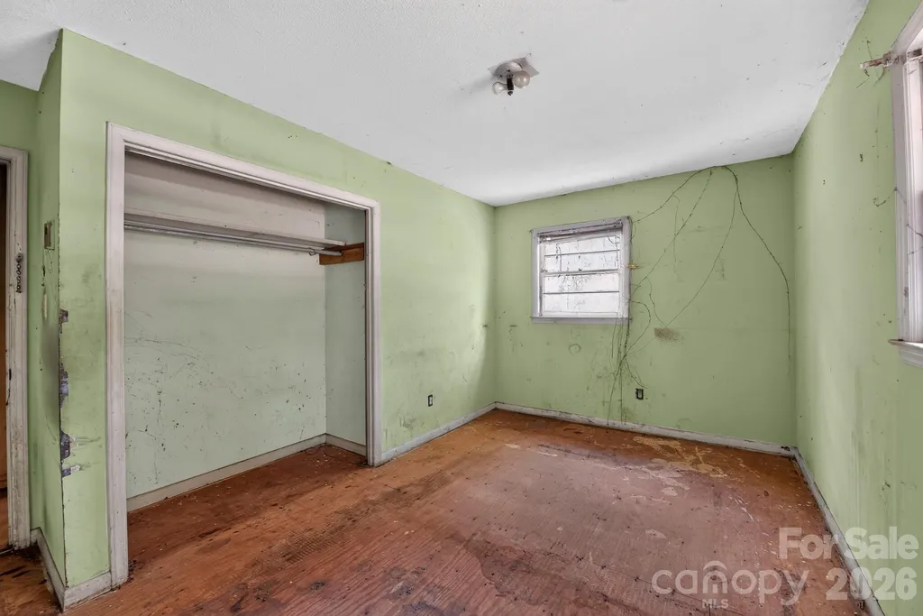1393 Field Circle Hickory NC 28602