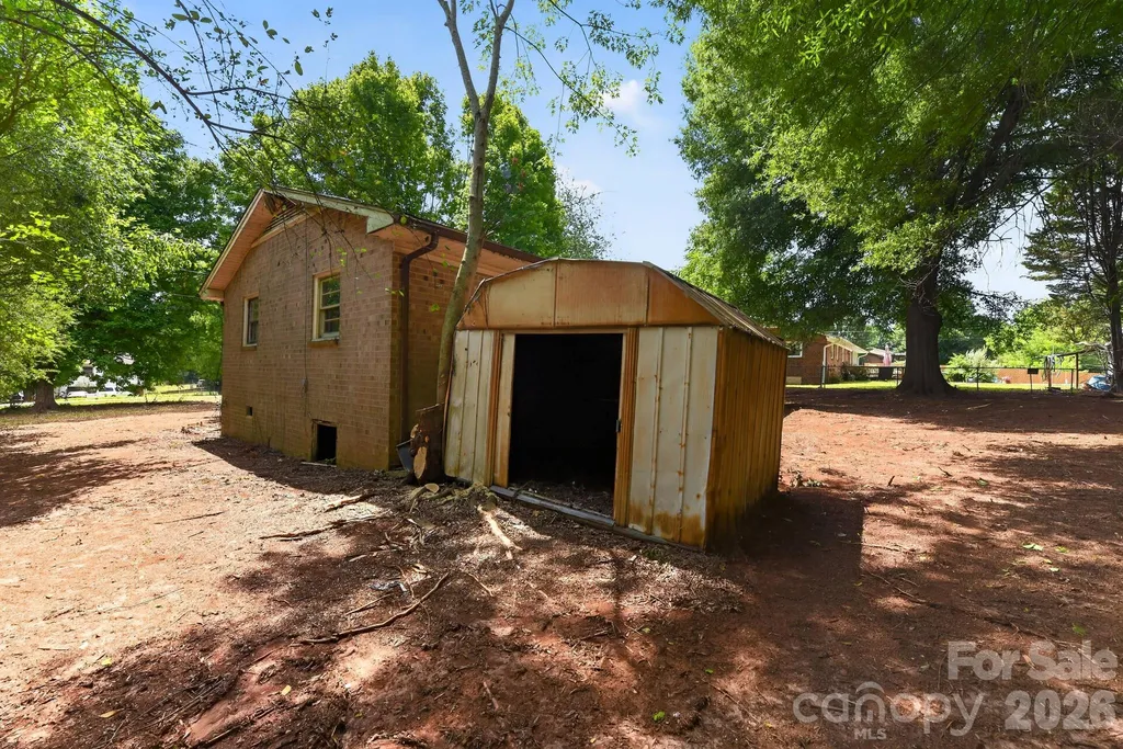 1393 Field Circle Hickory NC 28602