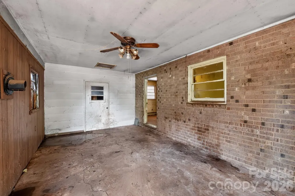 1393 Field Circle Hickory NC 28602
