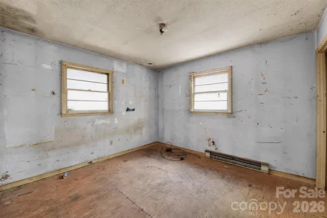1393 Field Circle Hickory NC 28602