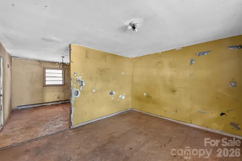 1393 Field Circle Hickory NC 28602