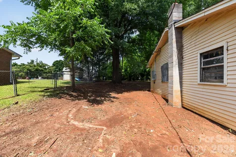 1393 Field Circle Hickory NC 28602