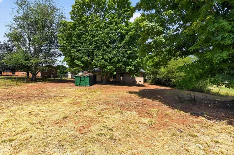 1393 Field Circle Hickory NC 28602