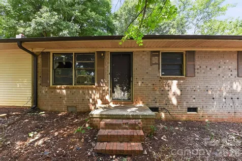 1393 Field Circle Hickory NC 28602