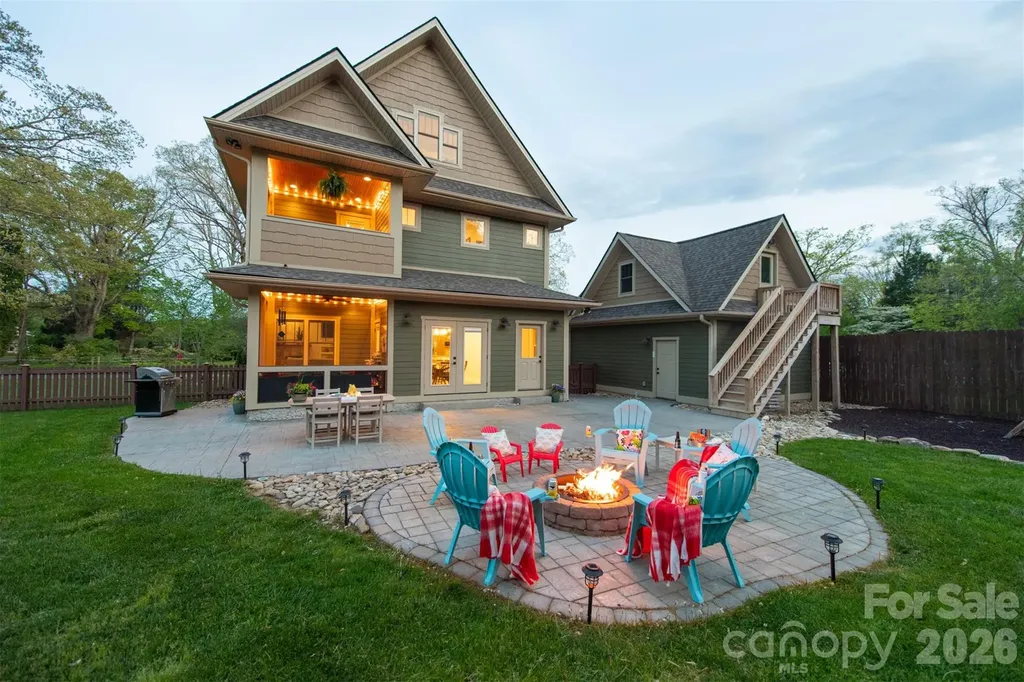 6 Hamlet Street Black Mountain NC 28711