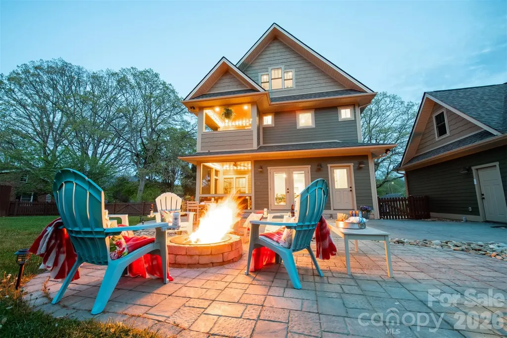 6 Hamlet Street Black Mountain NC 28711
