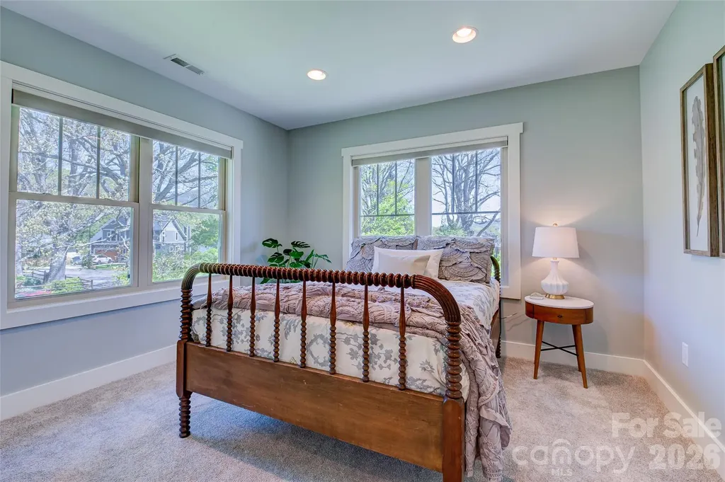 6 Hamlet Street Black Mountain NC 28711