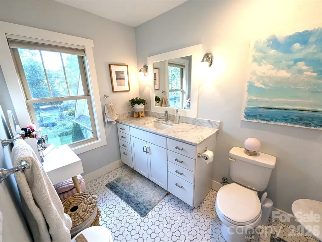 6 Hamlet Street Black Mountain NC 28711