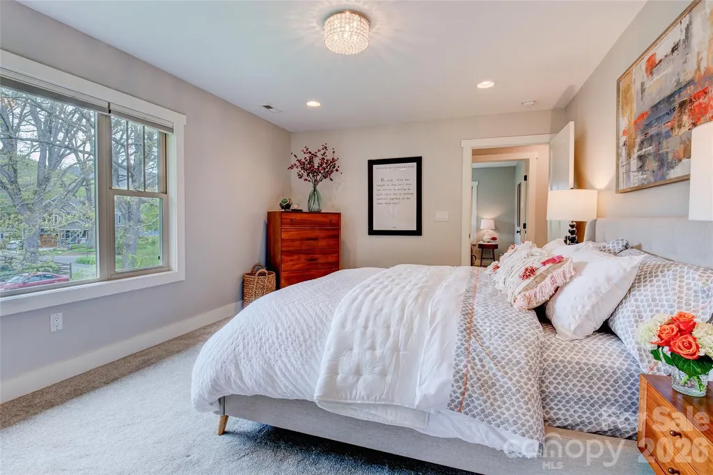 6 Hamlet Street Black Mountain NC 28711
