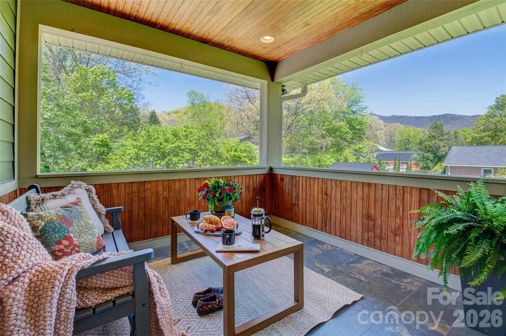6 Hamlet Street Black Mountain NC 28711