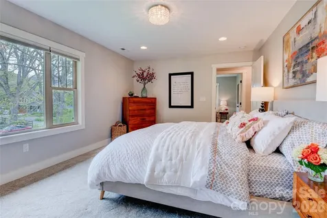 6 Hamlet Street Black Mountain NC 28711