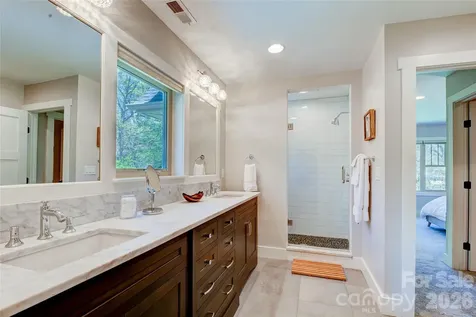 6 Hamlet Street Black Mountain NC 28711
