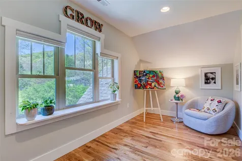 6 Hamlet Street Black Mountain NC 28711