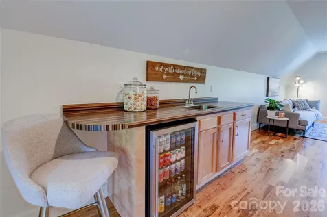 6 Hamlet Street Black Mountain NC 28711