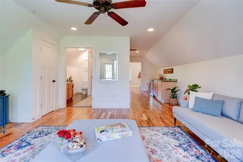 6 Hamlet Street Black Mountain NC 28711