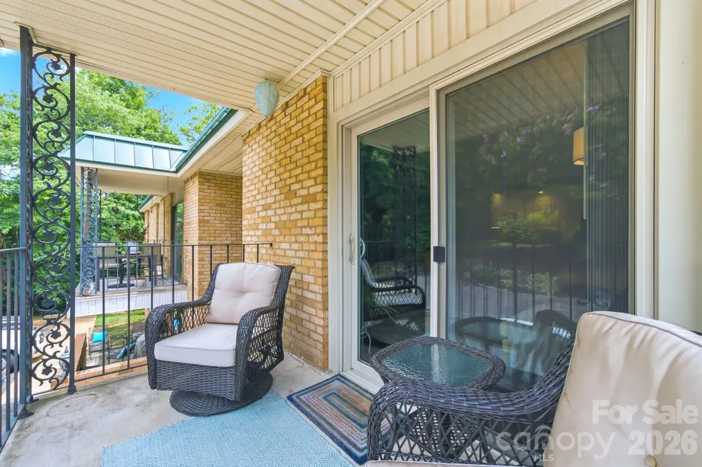 4739 Hedgemore Drive Charlotte NC 28209