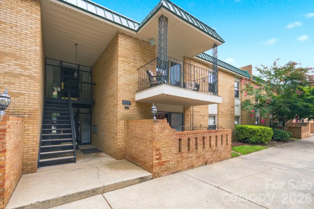 4739 Hedgemore Drive Charlotte NC 28209