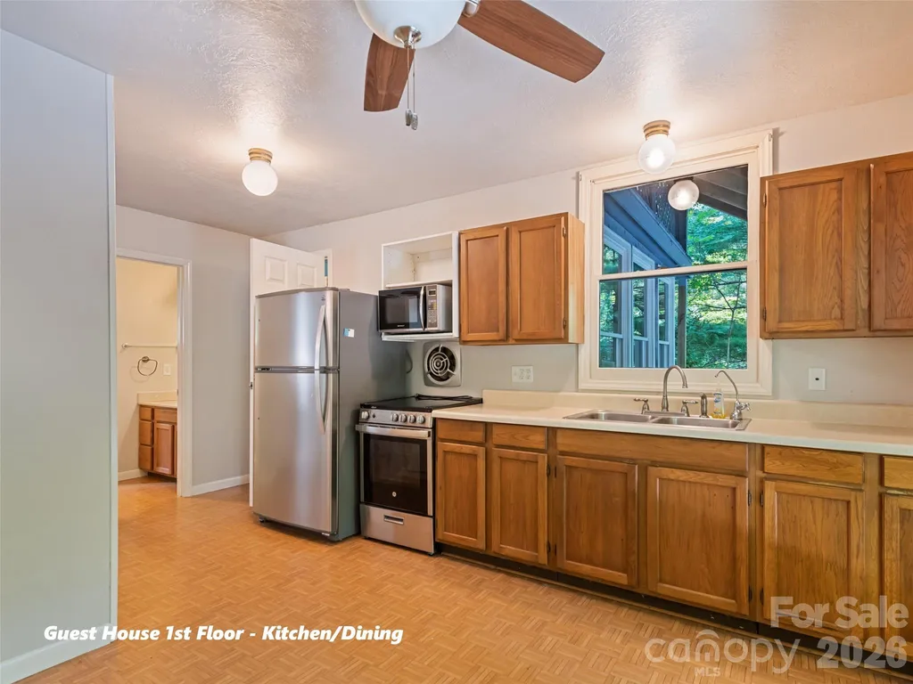80 Merrie Way Waynesville NC 28786