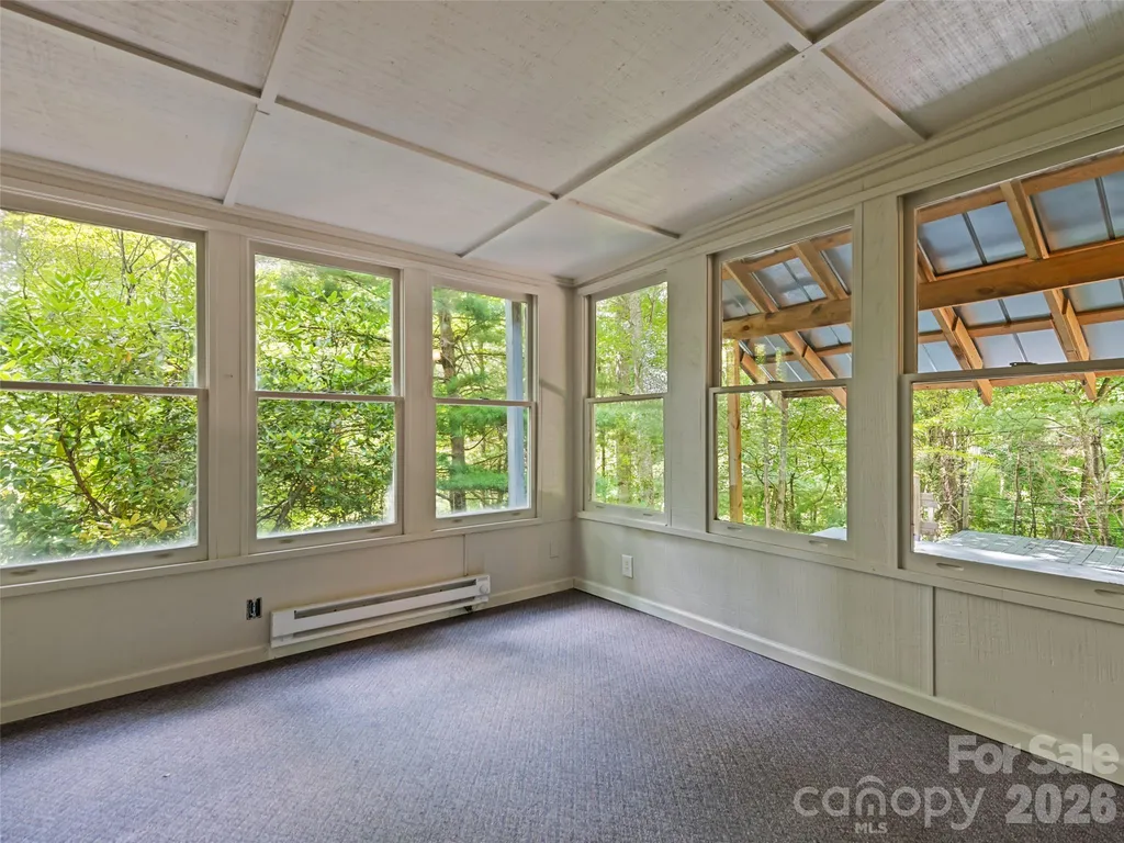 80 Merrie Way Waynesville NC 28786