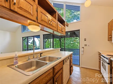 80 Merrie Way Waynesville NC 28786