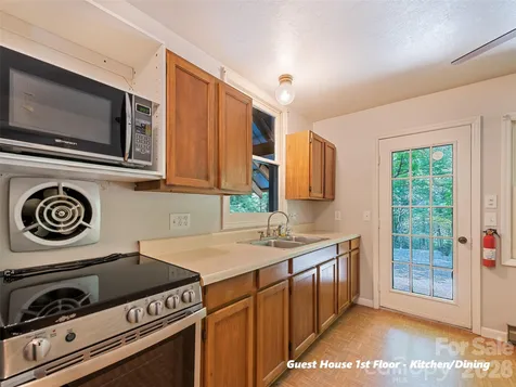 80 Merrie Way Waynesville NC 28786