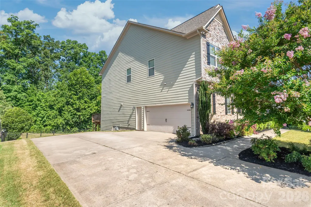 1406 Laurel Hill Drive Waxhaw NC 28173