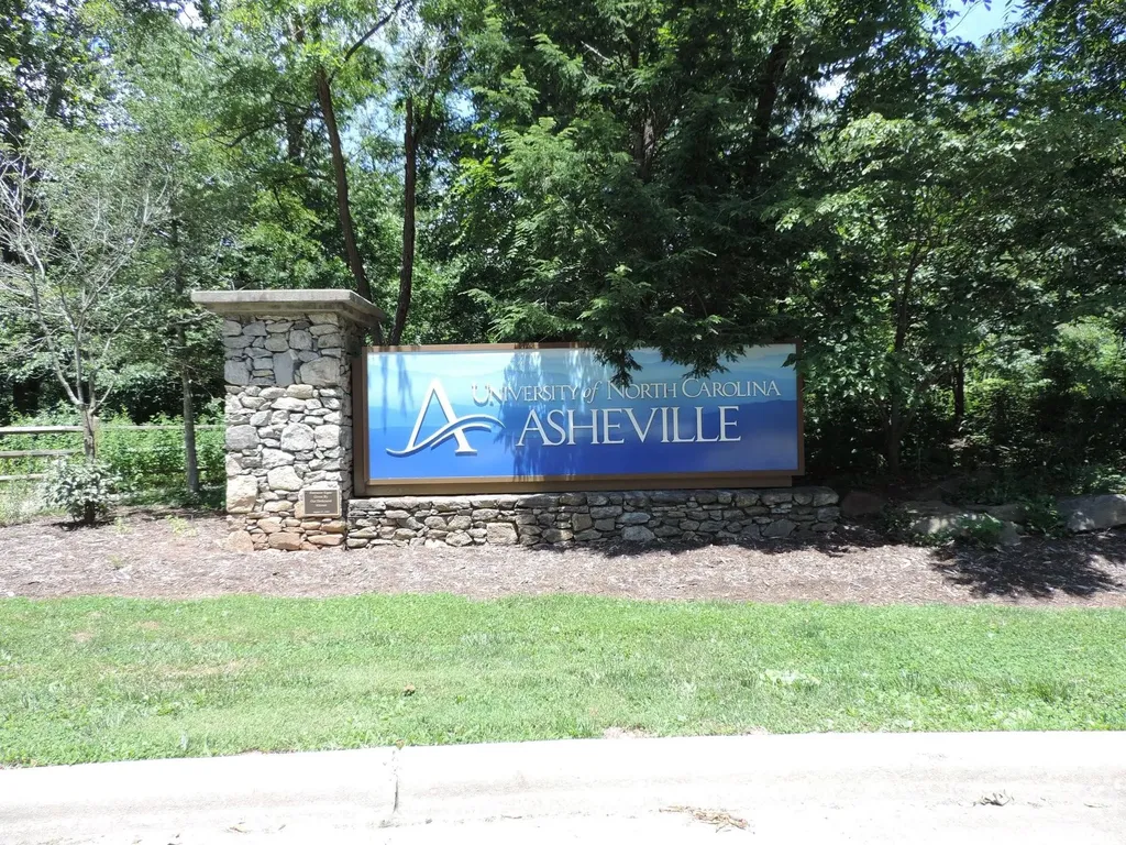 17 Barnard Avenue Asheville NC 28804
