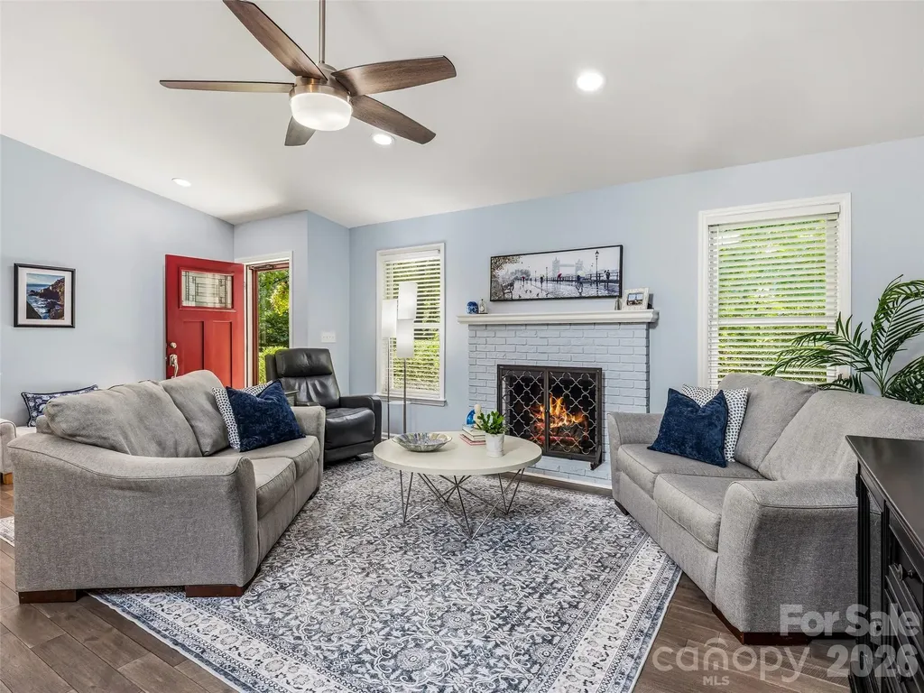518 Starmount Lane Hendersonville NC 28791
