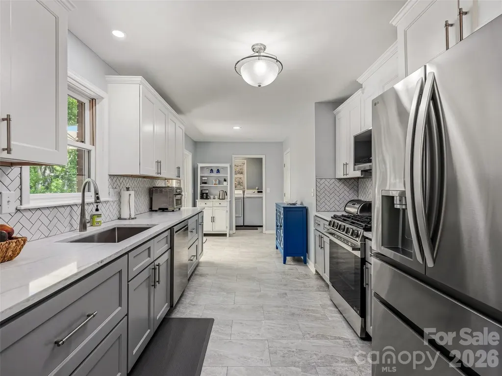 518 Starmount Lane Hendersonville NC 28791