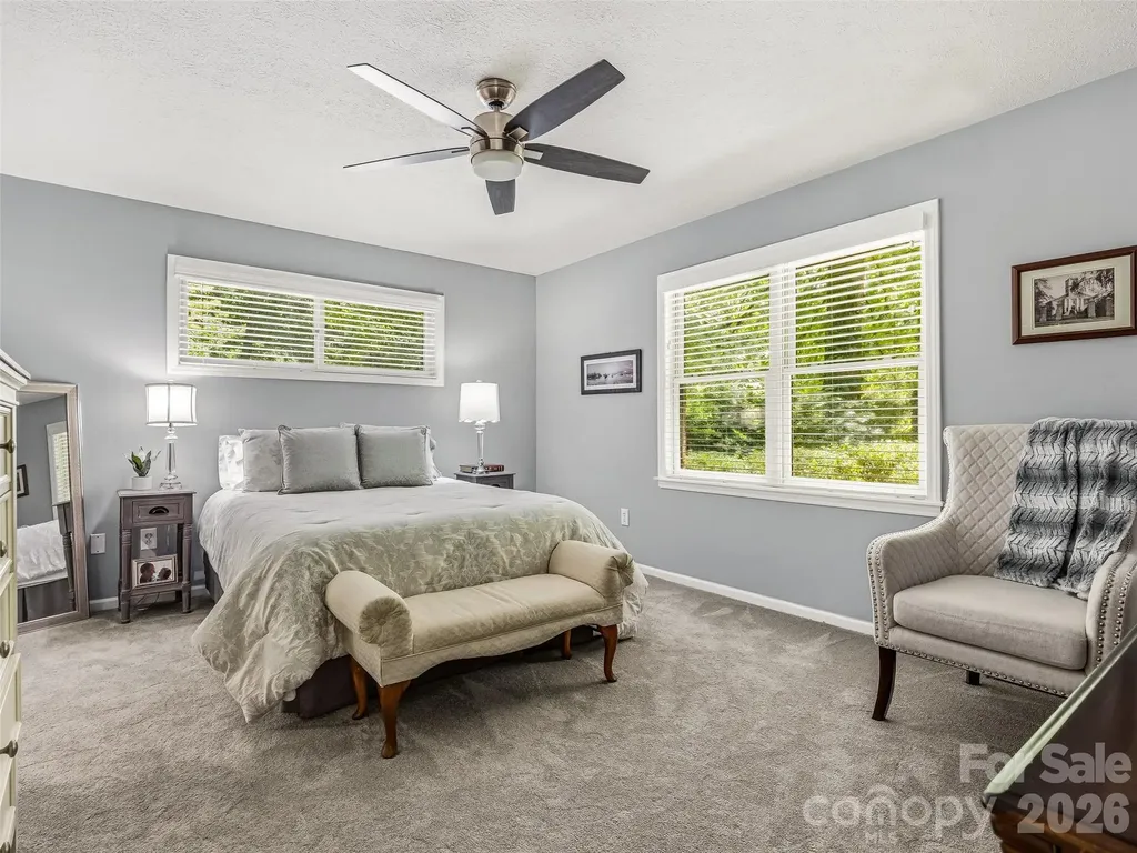 518 Starmount Lane Hendersonville NC 28791
